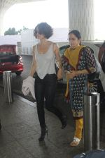 Kangana Ranaut snapped at airport on 27th March 2016
